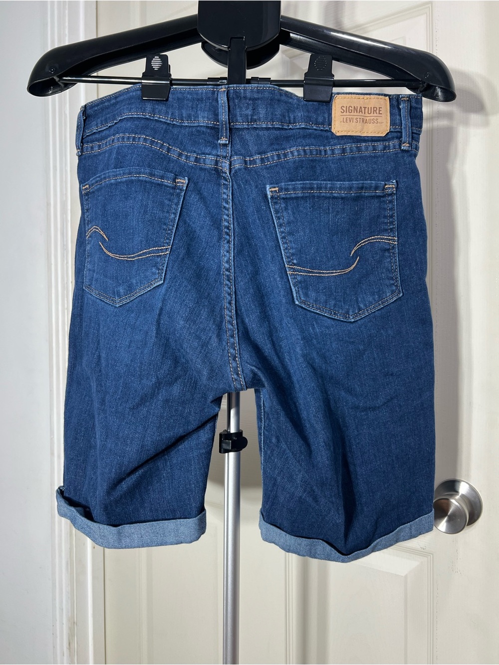 Signature by Levi Strauss & Co. Women’s Denim Bermuda Shorts – Size 12 - Picture 2 of 7